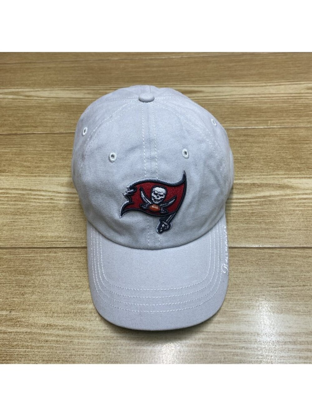 Tampa Bay Buccaneer Football NFL Hat Baseball Cap 47 Brand StrapBack NWOT Women